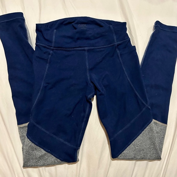 Athleta Girl Leggings WITH POCKETS! - Picture 2 of 3